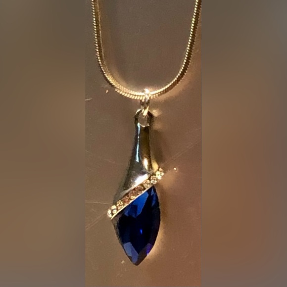 VINTAGE necklace and earring set Silver Blue teardrop crystal Upcycled Elegant - Picture 8 of 14